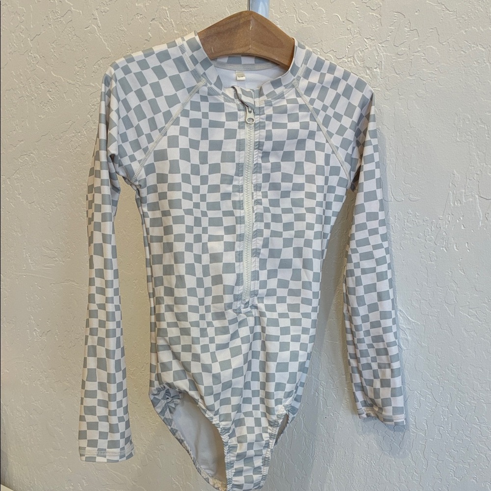 Rylee Cru Kids Checkerboard Long-Sleeve One-Piece Swimsuit - Light Gray/White
